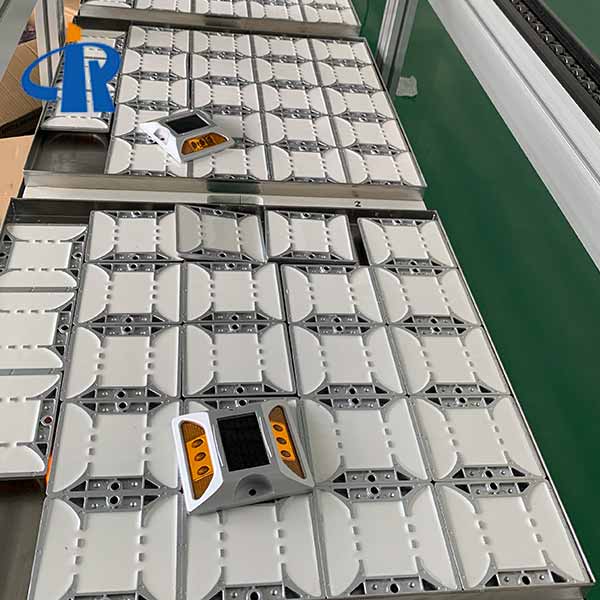 Al road stud reflectors company For Pedestrian